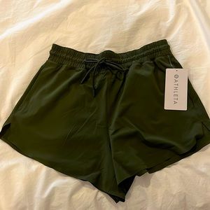 NWT Athleta Crossroads shorts Dark Green